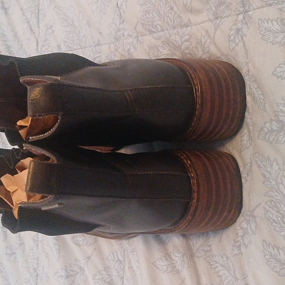 Frye Black/Dark Brown Leather Dressy/Heeled Boots Size 8M - Picture 9 of 15